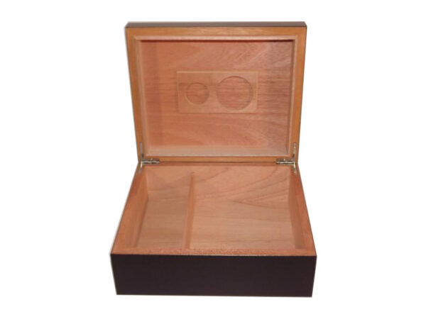 Humidor 40 szál szivar részére, cédrusfa szivar tároló doboz, párásítóval, hygrométerrel - fekete + AJÁNDÉK szett! - Image 5