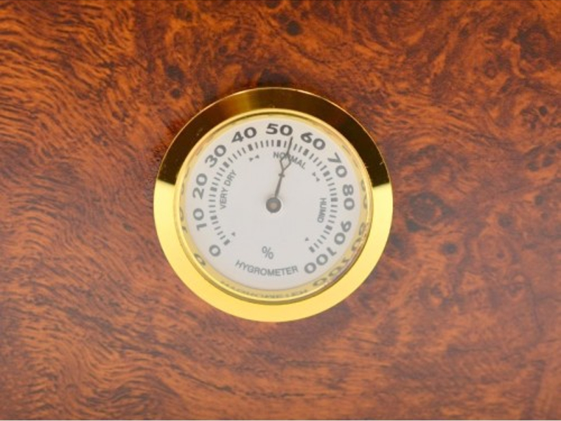 Humidor 40 szál szivar részére, cédrusfa szivar tároló doboz, párásítóval, külső hygrométerrel - gyökérmintás, Angelo - Image 9