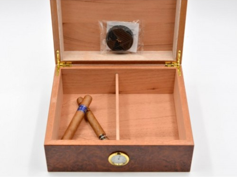 Humidor 40 szál szivar részére, cédrusfa szivar tároló doboz, párásítóval, külső hygrométerrel - gyökérmintás, Angelo - Image 6
