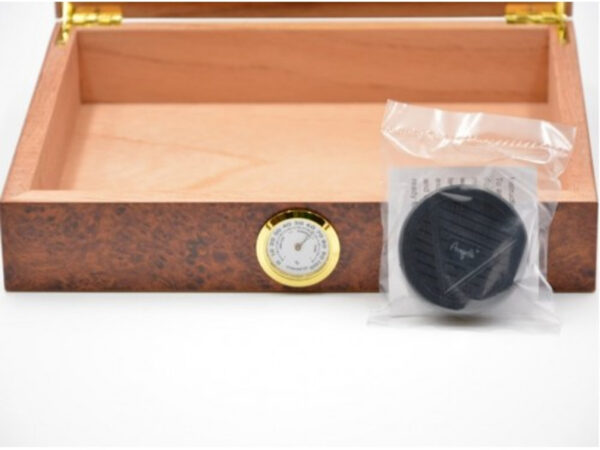 Humidor 30 szál szivarnak, cédrusfa szivar tároló doboz, külső hygrométerrel - gyökérmintás, barna színű, Angelo - Image 9